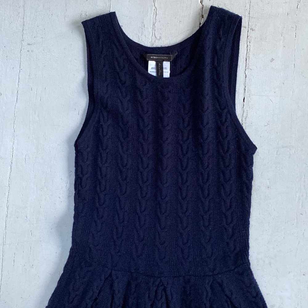 BCBG MaxAzria - Picture 3 of 4